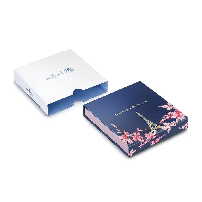 Sheaffer Emily in Paris Billetera Bifold con Cierre en Cuero Plena Flor y Emblema en Forma de Corazón – Rosa