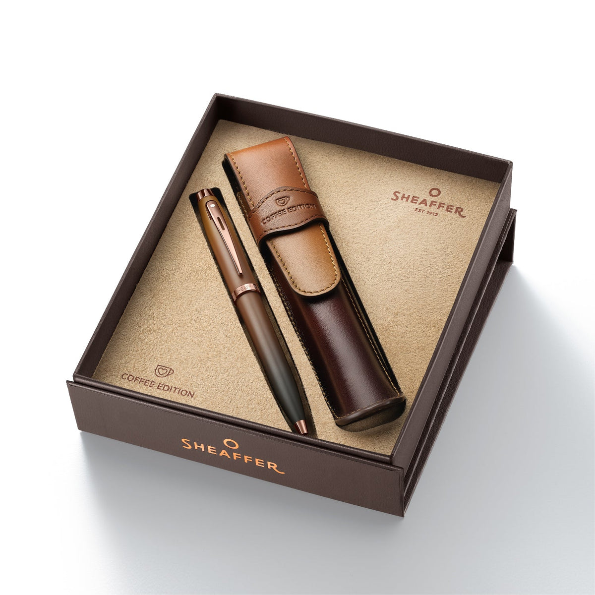 Set Sheaffer® 100 9374 Pluma Rollerball Café Mate, Edición Coffee con Estuche de Piel Coffee