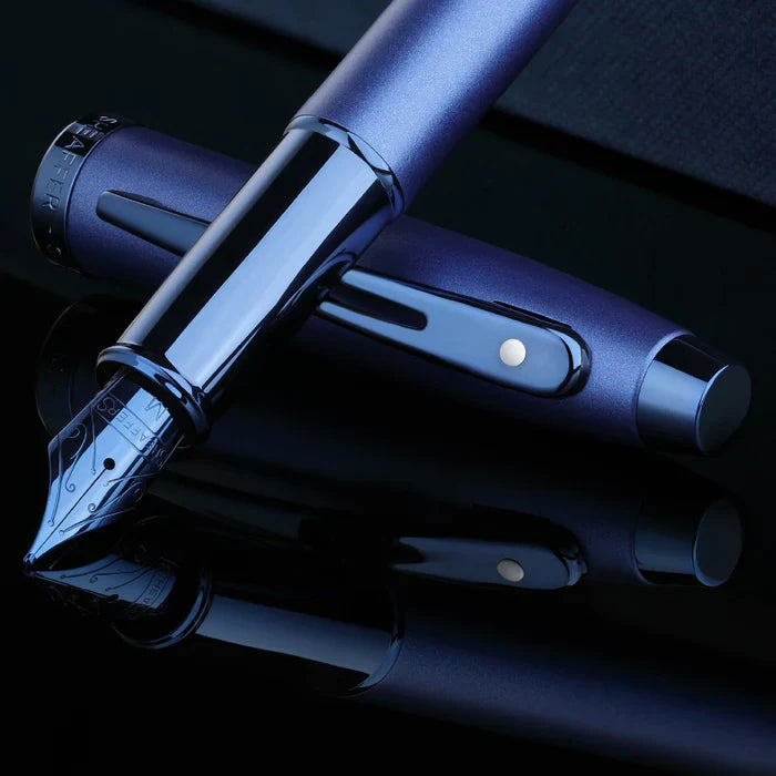 Sheaffer 100 9371 Pluma Fuente en Azul Satinado con Acabados PVD Azules