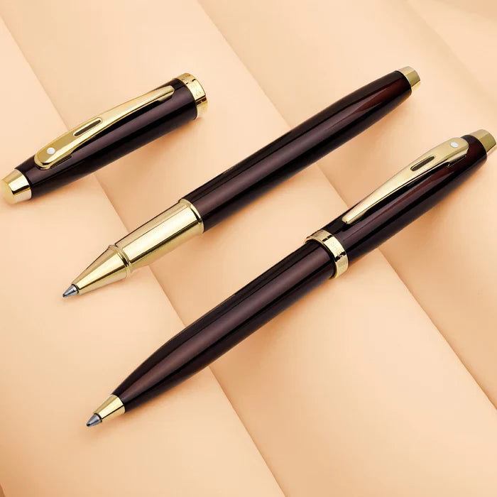 Sheaffer 100 9370 Pluma Rollerball en Café Brillante con Acabados PVD en Tono Dorado