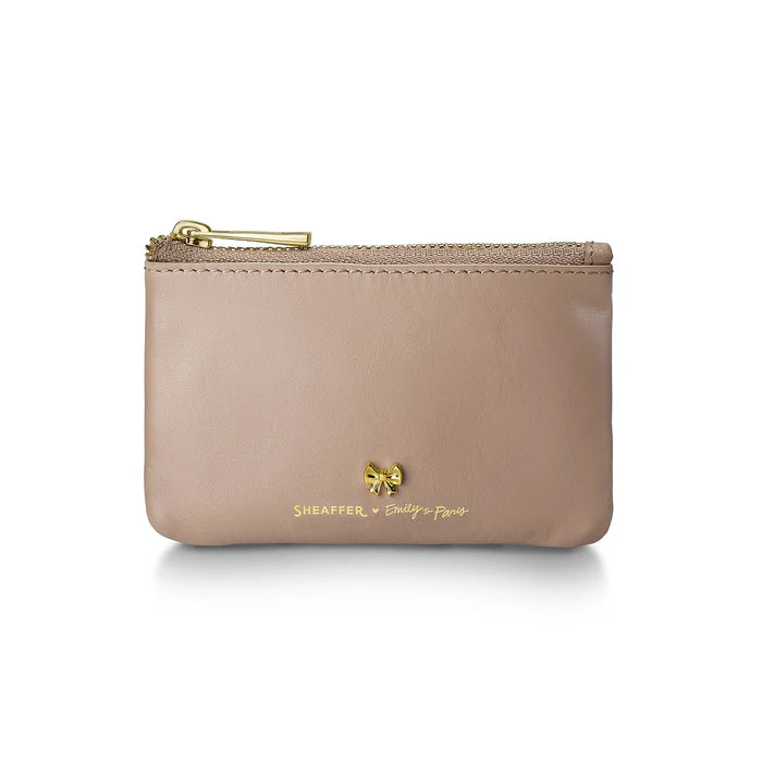 Sheaffer Emily in Paris Monedero Llavero con Cierre en Cuero Plena Flor y Emblema en Forma de Moño – Taupe