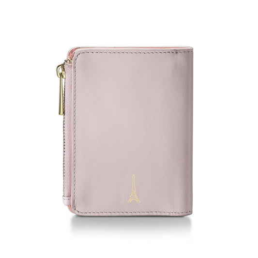 Sheaffer Emily in Paris Billetera Bifold con Cierre en Cuero Plena Flor y Emblema en Forma de Corazón – Rosa