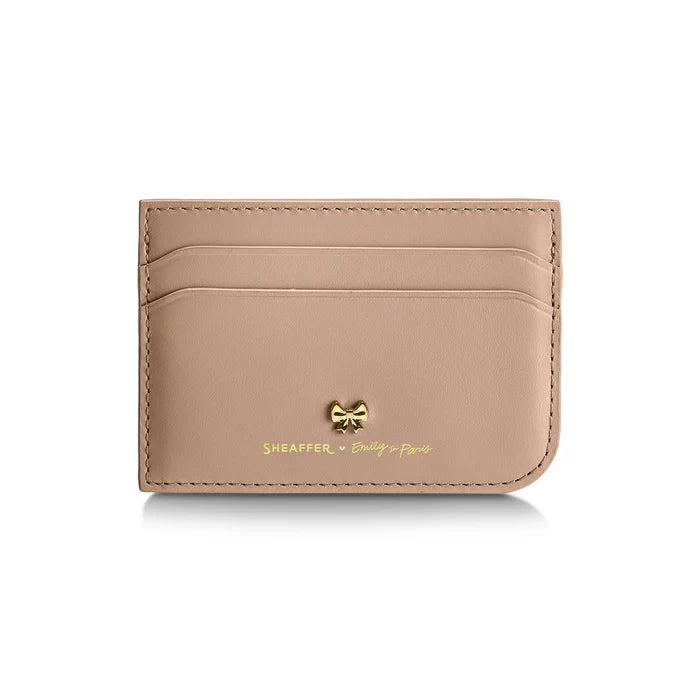 Set de Regalo Sheaffer con Emily in Paris: Bolígrafo 100 9377 Oro Champaña con Acabados a Tono y Porta Tarjetas en Cuero Plena Flor