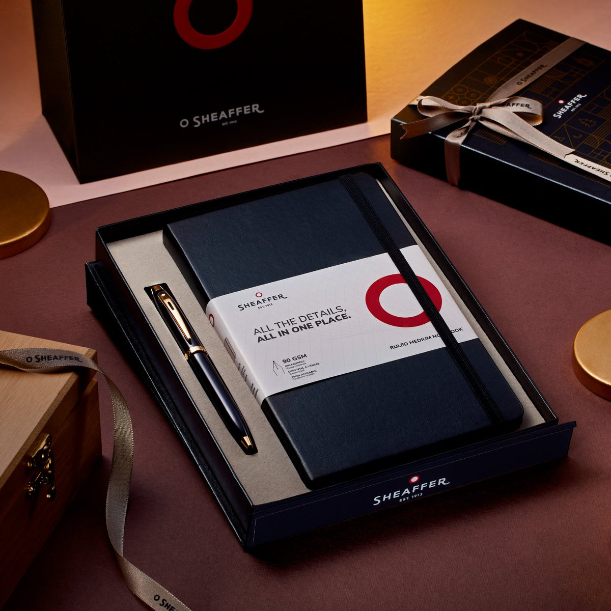 Set Sheaffer® 100 9322 Bolígrafo Negro Brillante con Cuaderno A5