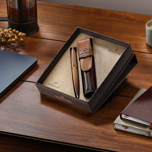 Set Sheaffer® VFM 9428 Pluma Rollerball Café Mate, Edición Coffee con Estuche de Piel Coffee